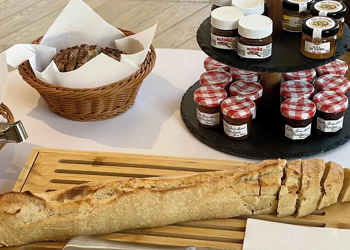 Les Bb, Champagne Besserat De Bellefon Epernay